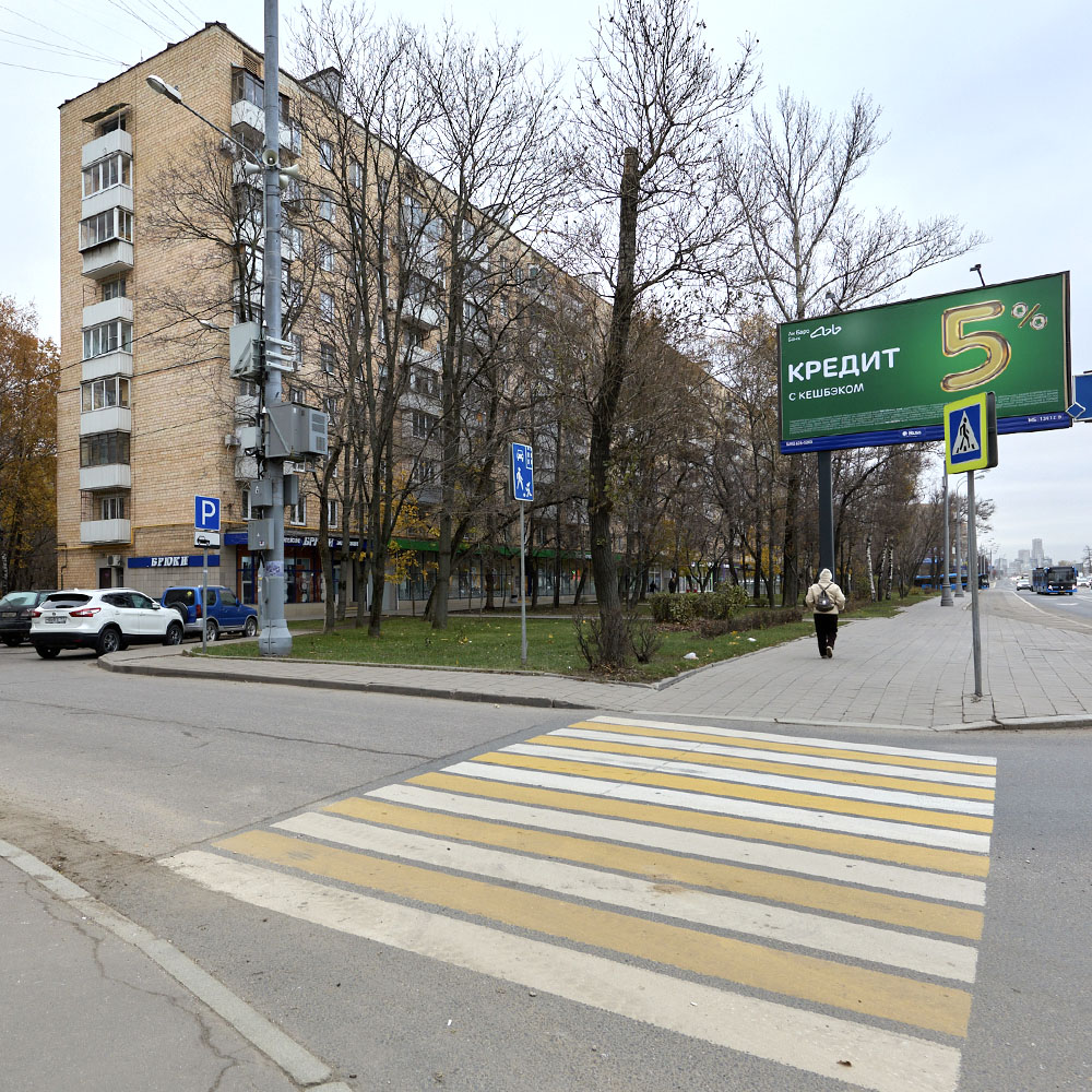 Двигаться по улице Ленинградское шоссе в сторону области, за домом 92/1 поверните направо.